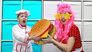 Рома и Хелпик НЕ ПОДЕЛИЛИ игру с сюрпризами Для детей Рома и Хелпик