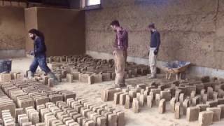 Construire des maisons en terre crue : une application de l'économie circulaire