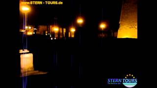 Die Sphinxallee im Karnak Tempel in Luxor bei Nacht  (Ägypten)