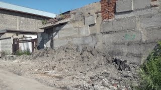Двух рабочих в Ангарске завалило землей