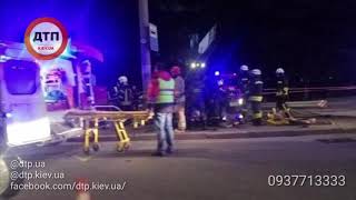 Лютый пиз ец в Киеве: Жуткое смертельное ДТП на Северном мосту: полный тотал. Один труп, двоих везут