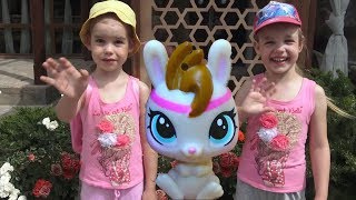 ВЛОГ Гуляем в парке и Игрушки для девочек Литл пет шоп и Шопкинс