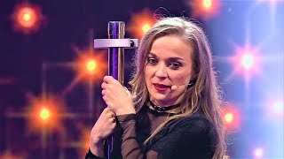Mirela Buhuș, număr de stand up comedy pe scena iUmor