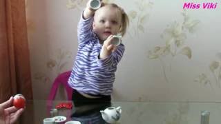 Сегодня Вика распакует детскую посуду для девочек/Today Vika unpack children's tableware for girls