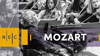 Mozart: Concerto for Piano No. 22 in E Flat Major