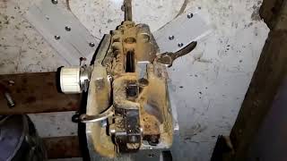 лобзиковый станок из швейной машинки.  jigsaw machine from sewing machine