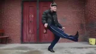 Гопник танцующий Хард Басс!!!! Угар!!!!