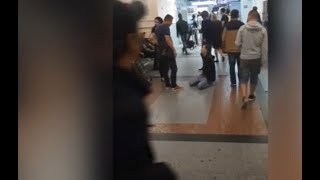 Всех подряд режет ножом на Курском вокзале