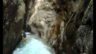 Gorgues de Núria - caudal alto (Pirineo, 2008) [NKO Canyoning]