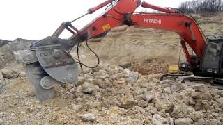 Рыхлитель Xcentric Ripper XR40 на экскаваторе Hitachi ZX-330
