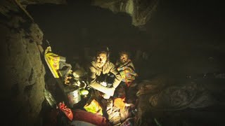 Meeting The Silent Man Who Lives In A Cave | India ??