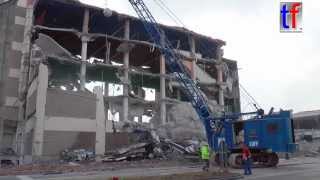 MENCK M 152 Wrecking Ball Action, Fa. LUFF, Abbruch Kaufland Augsburg-Lechhausen, 14.03.2015. #3