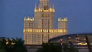 В парке Зарядье, улица Варварка