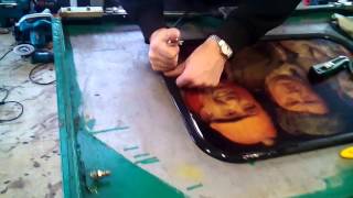 Установка клина уплотнителя лобового стекла УАЗ-буханка