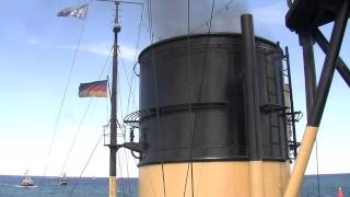 Dampfeisbrecher "Stettin" heult vor Rostock