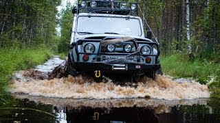 УАЗ и глубокий брод