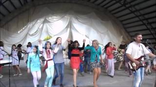 7.08.2016/Гурт "Свадьбаші"/ пісня "«Ой на горі два дубки»"/Фестиваль "Бичківські голубці"