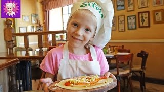 Милана ГОТОВИТ ПИЦЦУ в ресторане играем вместе Семейный ВЫХОДНОЙ ДЕНЬ Как мы ОТДЫХАЕМ Family Box