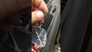 Сломанная свеча накала. Рено кенгу 1.9D 2000г. ( Как высверлить свечу накала)