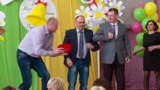Поздравление родителей выпускникам 2017  ! Смотреть до конца - новая версия этой песни.