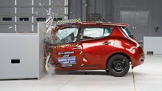 2014 Nissan Leaf driver-side small overlap IIHS crash test