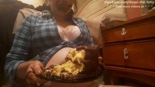 Big chocolate cake stuffing