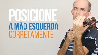 Posicione a mão esquerda corretamente ao tocar violino