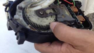 Como desmontar caja de antena de radio Mercedes 300 D . Tak