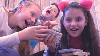 ЗАНАЧКА от Девочек! Даша с Соней в Полицейском Участке
