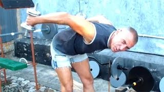 Лыжник: упражнение для верхней части трицепса с гантелями
