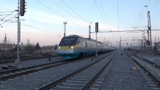 EJ 680.005 (první do Košic) jako vlak SC 501 SC Pendolino v dopravní zácpě