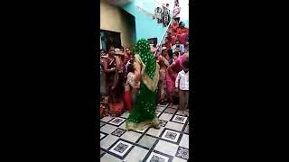 नई नवेली दुल्हन का पहली बार ससुराल में नाच ....