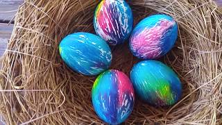Easy dyed Easter eggs!) Easter egg decorating ideas.