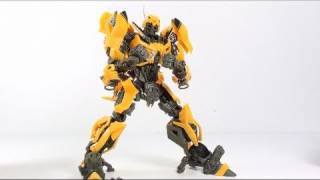 Video Review of the Transformers 3 Dark of the Moon; Takara/Tomy DMK-02 Bumblebee Dual Model Kit