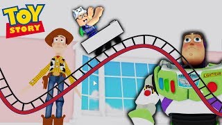 ROBLOX: ANDEI NA MONTANHA-RUSSA DO TOY STORY 4! (Toy Story 4 Rollercoaster) - Joga Velhote
