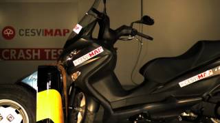 Crash test Suzuki Burgman 125
