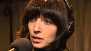 Daughter - "Perth" (Bon Iver) v "Ready For The Floor" (Hot Chip)