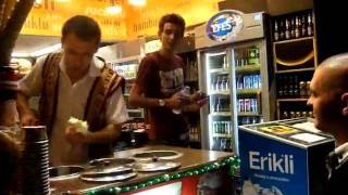 Продавец мороженого в Стамбуле. Личный опыт. The seller of ice cream in Istanbul.