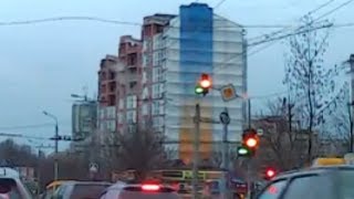 Жовто-блакитна стіна будинку