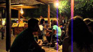 ΑΥΤΗ Η ΝΥΧΤΑ ΜΕΝΕΙ-ΜΑΤΟΥΛΑ ΖΑΜΑΝΗ @ΑΜΟΡΓΟΣ unplugged summer 2011