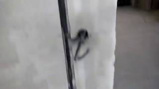 Делаю штробы в стенах под провода. Монтаж и крепление кабеля с заделкой штроб