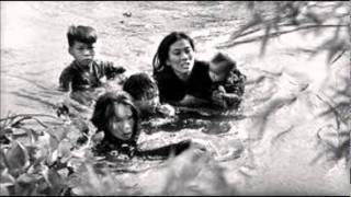 ΤΗΝ ΠΟΡΤΑ ΑΝΟΙΓΩ ΤΟ ΒΡΑΔΥ - ΜΙΚΗΣ ΘΕΟΔΩΡΑΚΗΣ