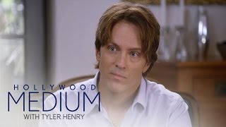 Tyler Henry Connects Larry Birkhead to Anna Nicole Smith | Hollywood Medium with Tyler Henry | E!