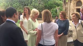 Στο κέντρο της Αθήνας, ο πρίγκιπας Κάρολος και η Καμίλα