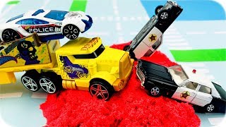 Carros Policías para Niños Atrapados en Arena | Police Cars for Kids | Videos for Children
