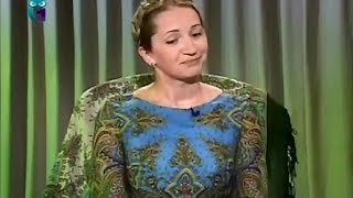 Дизайнер Лана Зариньш рассказывает о платьях из павловопосадских платков