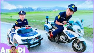 Andi Unboxing and Assembling Police Cars  Motorcycles Toys