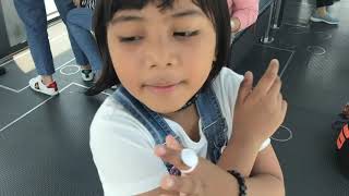 Xaviera Keliling Singapura
