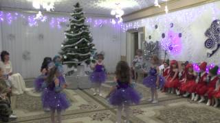 Муз. рук. Максюта Г. В.Танец звёздочек на новогоднем утреннике 2014. Средняя группа