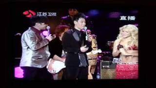 Shakira enseña a bailar el Waka-Waka a los chinos